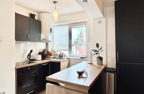 Old City Apartment | Opera Sunrise. Awesome 1-bedroom apartment in center Timisoara. Full ammenities