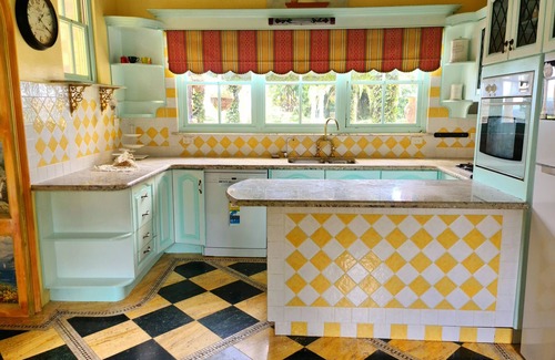 Sleepy Hollow House | Opulent Serene apartment @ Palazzo Sophia Byron panoramic seaview & sugarfields