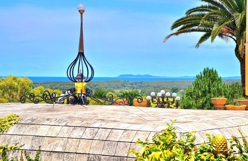 Sleepy Hollow House | Opulent Serene apartment @ Palazzo Sophia Byron panoramic seaview & sugarfields