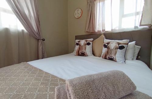 Ekurhuleni Apartment | OR Tambo Stay Unit 3