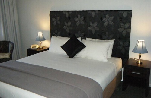 Gilgandra Hotel | Orana Windmill Motel