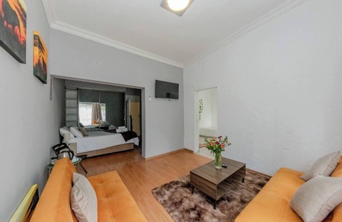 Greater Johannesburg Metropolitan Area Bed & Breakfast | Orange Room
