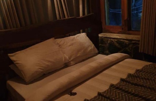 Dunga Gali Hotel | Orangeloft Mushkpuri
