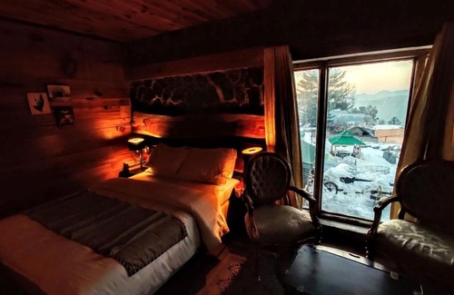 Dunga Gali Hotel | Orangeloft Mushkpuri