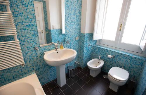 Mergellina Apartment | Orazio on the castle by Dimorra