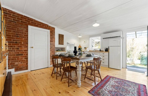 Lenswood House | Orchard Cottage—A Leafy Peaceful Retreat with Spa