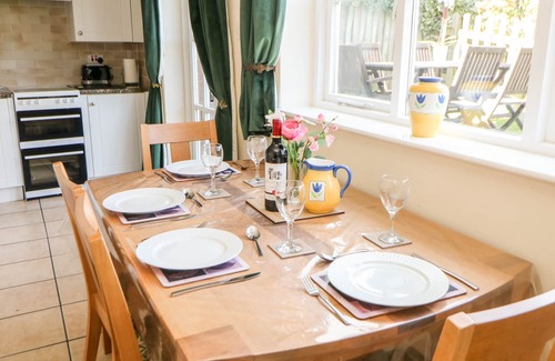 Darley Moor Cottage | ORCHARD COTTAGE, pet friendly, character holiday cottage in Edlaston