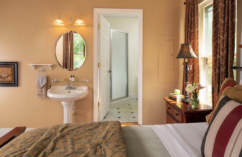 Lovingston Bed & Breakfast | Orchard House B&B