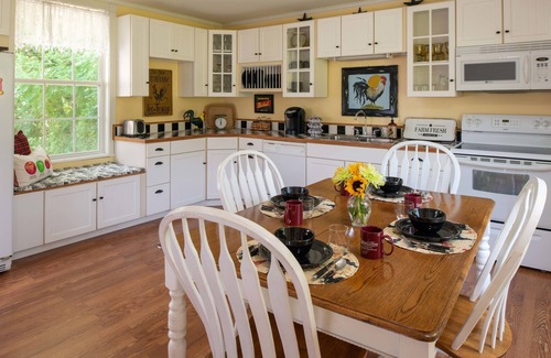 Lovingston Bed & Breakfast | Orchard House B&B