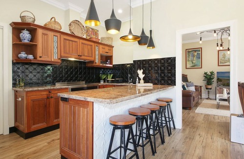 Beechworth House | Orchard House - Gorge Views