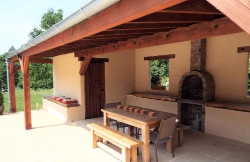 Asnieres sur Vegre House | Orchard View Gite