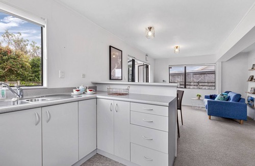 Orewa Cottage | Orewa Estuary Retreat - Orewa Downstairs Unit