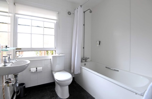 New Forest District Hotel | Original White Hart, Ringwood by Marston's Inns