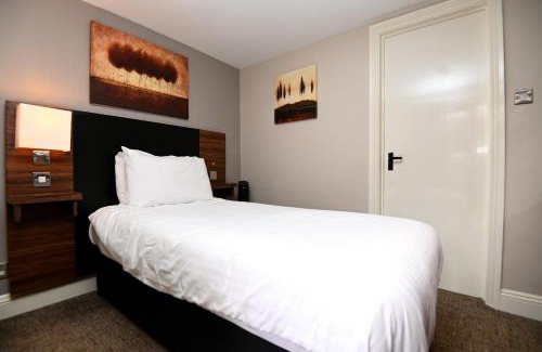 New Forest District Hotel | Original White Hart, Ringwood by Marston's Inns