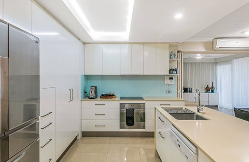 Coolangatta Apartment | Orion 6 - Beachfront Rainbow Bay - All Linen Supplied - Min. 3 Night Stays!