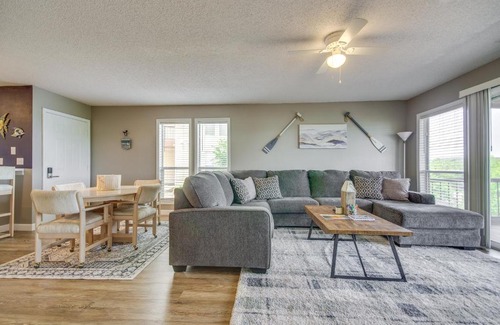Osage Beach Apartment | Osage Beach Condo with Private Deck and Lake Views!