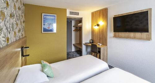 Le Hameau Hotel | Ostal Pau Universite - Sure Hotel Collection by Best Western