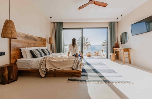 Agia Anna House | Ostrako Beachside Suites