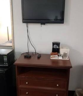 Stillwater Apartment | OSU Queen Hotel Room 118 Booking