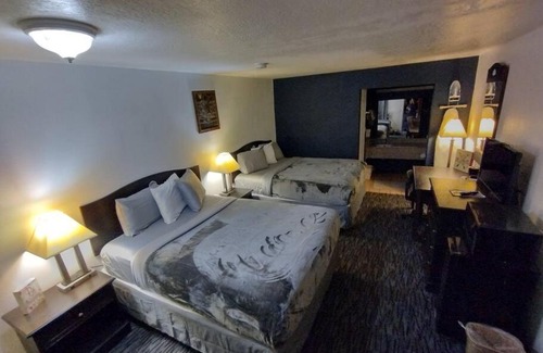 Stillwater Apartment | OSU Room 2 Queen Beds Hotel Room 221