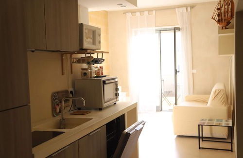 Otranto Apartment | Otranto vacation home Elena. Comfort a stone's throw from the sea.