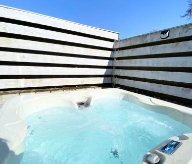 Warminster House | Otter 2 HuntersMoon- Warminster-Wiltshire-Bristol