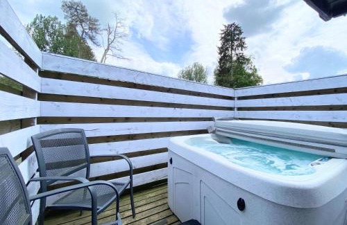 Warminster House | Otter 3 HuntersMoon-Warminster-Bath-Salisbury