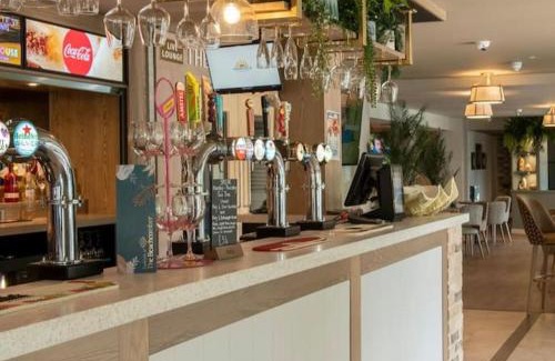 New Forest District Ski Chalet | Otters Rest Executive High Spec Lodge Shorefield County Park Lymington New Forest