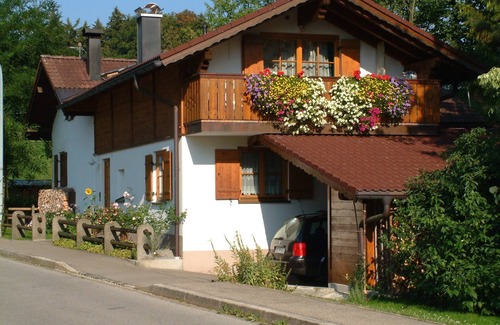 Stein Apartment | Our apartment is located in a sunny and rural outskirts.