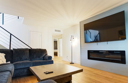 Park Scottsdale Four House | Our home is beautifully decorated with modern touches to make you feel at home