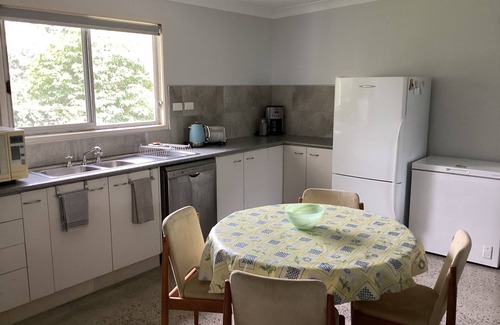 Kianga Apartment | Our Narooma Honeyhouse just minutes away from beaches, boating and bike trails