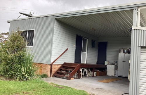 Kianga Apartment | Our Narooma Honeyhouse just minutes away from beaches, boating and bike trails