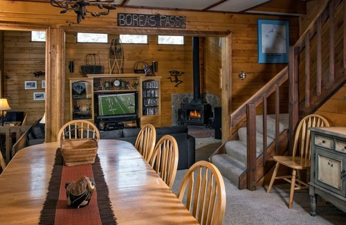 Baldy Mountain House | Our Naturally Social Distanced Home.Your Privacy on Your Terms!
