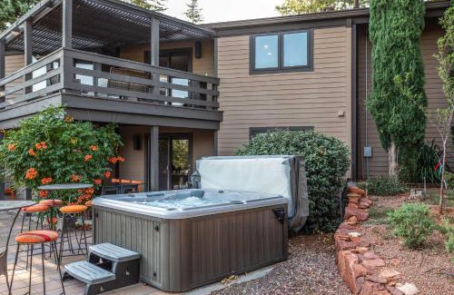 Oak Creek House | Outdoor Entertaining Space Sedona Mtn-View Home