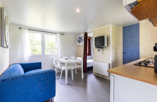 Queyrac RV Rental | Outdoor Hospitality, Relaxation at Lake Isachris in Queyrac in the Médoc - Mobile Home 6