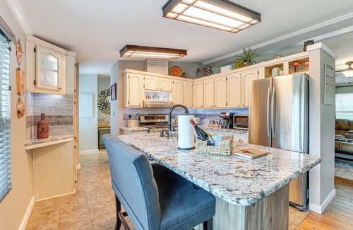 Golden House | Outdoor Kitchen + Hot Tub: Table Rock Lake House