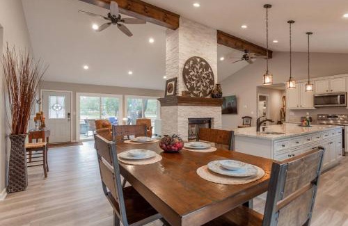 Canyon Lake House | Outdoor Utopia Acreage Retreat