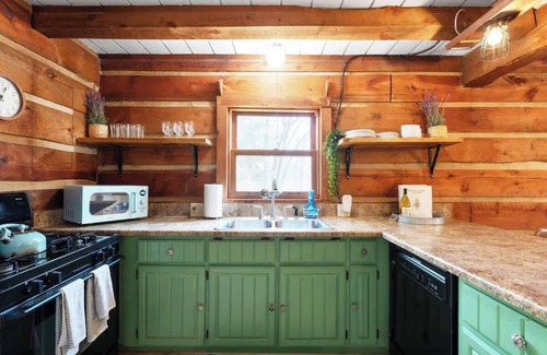 Rockbridge Cabin | Outdoors Sleeps7 Family Getaway Fun Arcade Villa