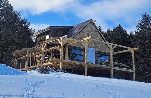 Dubois Cabin | Outlaw Cabin at Arcady Ridge Ranch-rustic vibe meets and beautiful mountain view