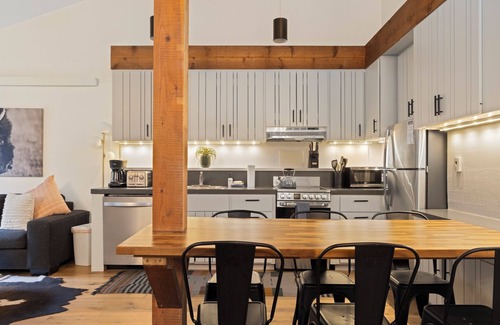 Moose Wilson Road Condo | Outpost: Cedars Studio 1421