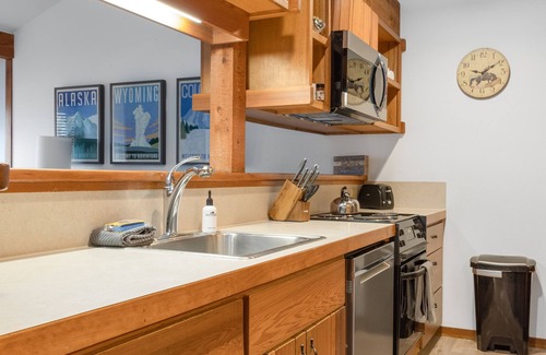 Moose Wilson Road Condo | Outpost: Larkspur 1223