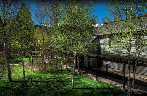 Moose Wilson Road Condo | Outpost: Larkspur 1223