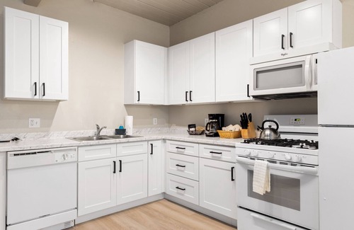Jackson Apartment | Outpost: Town Square Lodge 8 - Close to Town Square