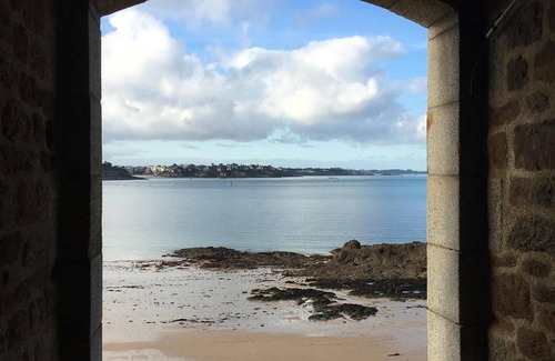 Intra Muros Apartment | Outstanding! Apartment with garage 20 m from the beach