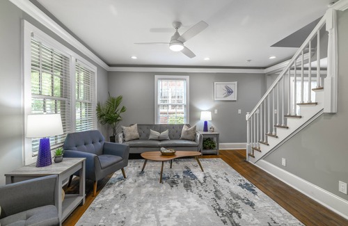 Wesley Heights House | Outstanding Wesley Heights Home w Movie Room