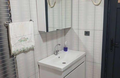 Rize Bed & Breakfast | Ova Suit Apart