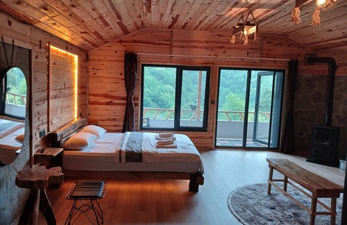 Rize Bed & Breakfast | Ova Suit Apart