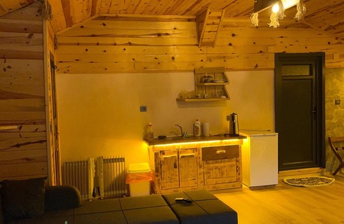 Rize Bed & Breakfast | Ova Suit Apart