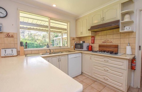 Ovens House | Ovens Valley Retreat - Spacious, cosy home near Myrtleford
