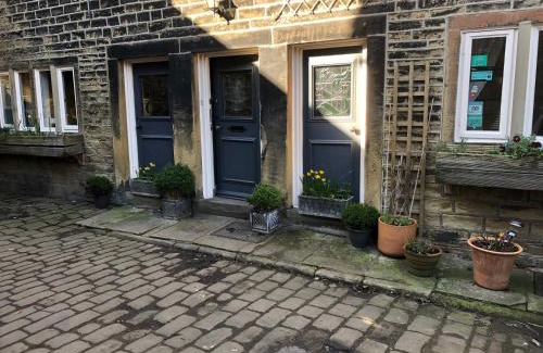Ripponden House | Over The Bridge Guest House